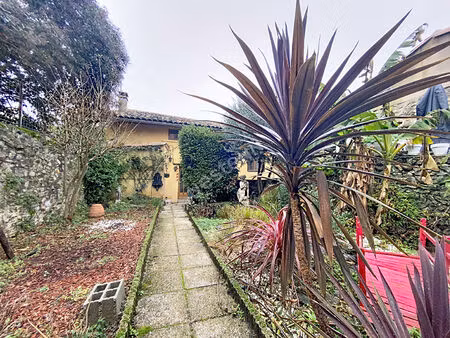 maison livron sur drome 4 pièces  2 chambres  jardin  murs en pierres  pièces voutées