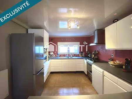 maison habitable de plain-pied avec garage et jardin