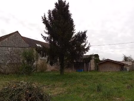 situé à gisy-les-nobles (89140)