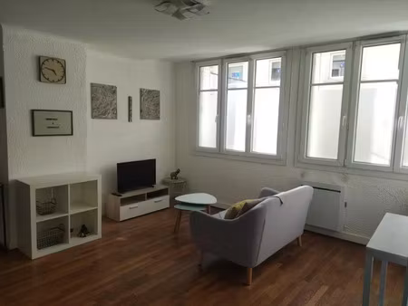 location meublée appartement 2 pièces 36 m² à thionville (57100)  1 000 €