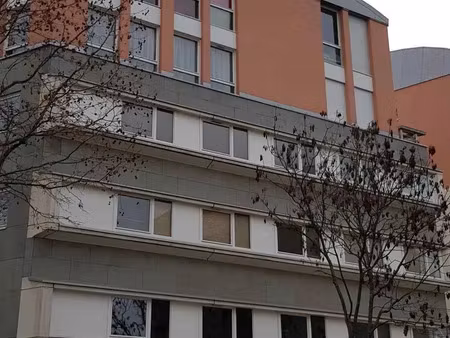 boutique/bureaux à louer sans pas de porte