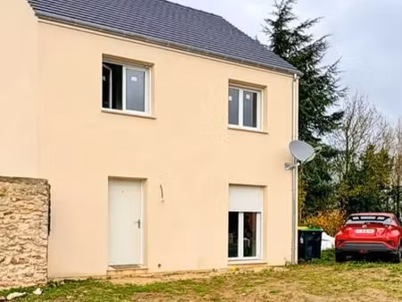 location maison 5 pièces 88 m² à paray-douaville (78660)  1 300 €