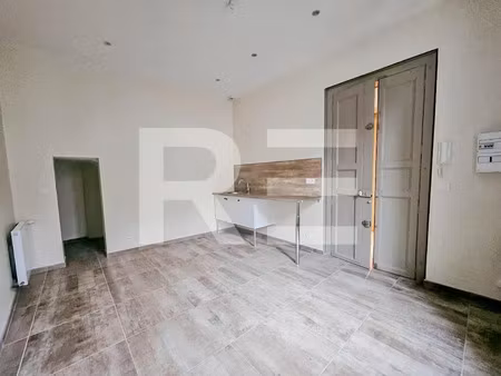 location locaux professionnels 1 pièce 19 m² à beauvoisin (30640)  nan €
