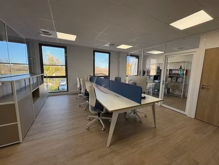 location locaux professionnels 25 m² à aix-en-provence (13090)  450 €