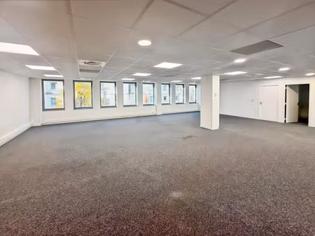 location locaux professionnels 222 m² à clichy (92110)  5 273 €