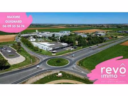 vente bureaux et commerces à fontenay-le-comte (85200) : à vendre / 2100m² fontenay-le-com