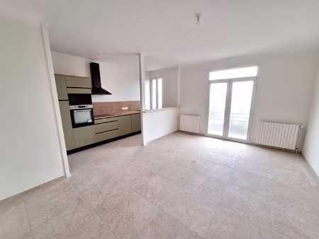 maison de ville renovee - proximite quartier arago