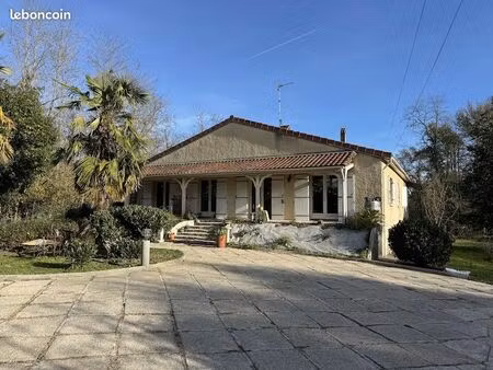 maison 9 pièces 196 m²