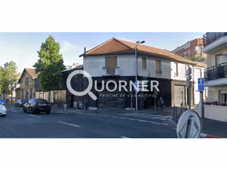 location bail dérogatoire cellule commerciale de 450 m2 à