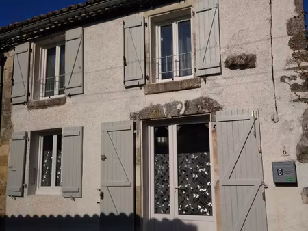 charmante maison en pierre idéale premier achat ou pied-à-