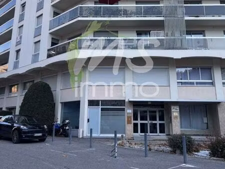 local professionnel de 48 m² - gap