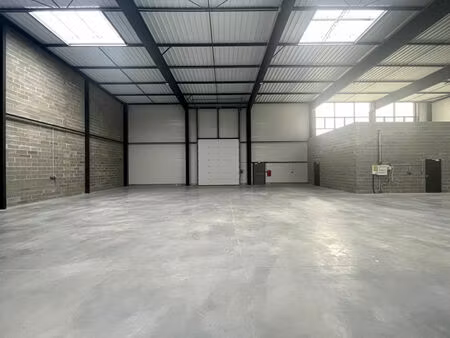 local d'activité chartres 300 m2