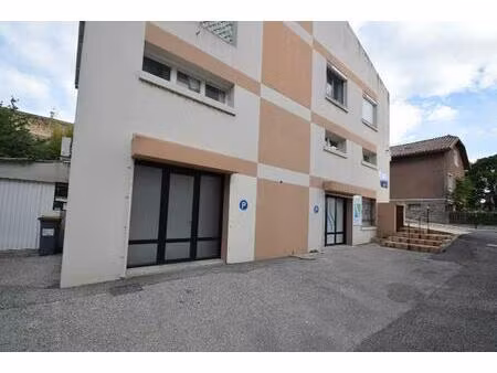 location local commercial aubenas 07200