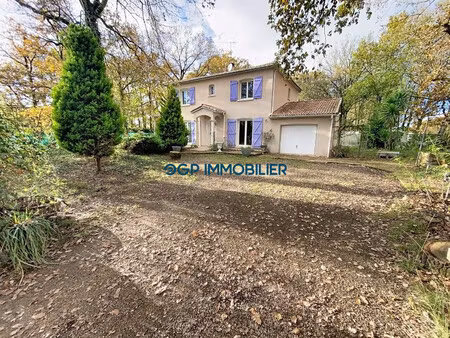 maison au calme avec piscine-bois et sans vis a vis