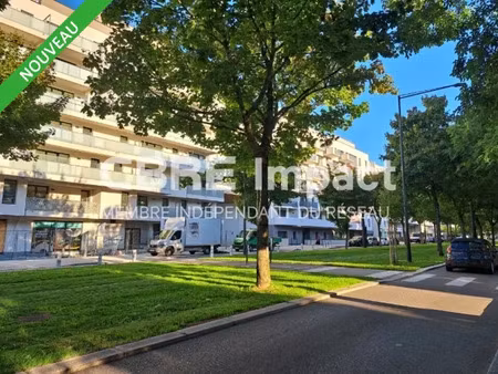 local commercial a louer