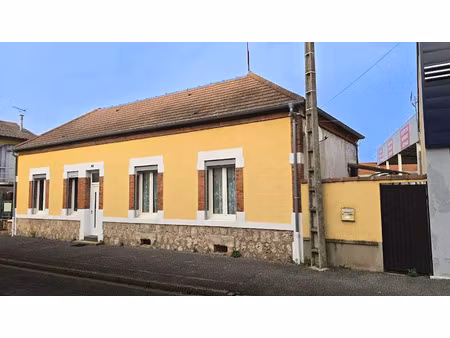 vente maison 3 pièces 75.02 m² à varennes-sur-allier (03150)  81 700 €