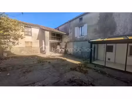 vente maison 10 pièces 176 m² à fenioux (79160)  90 000 €