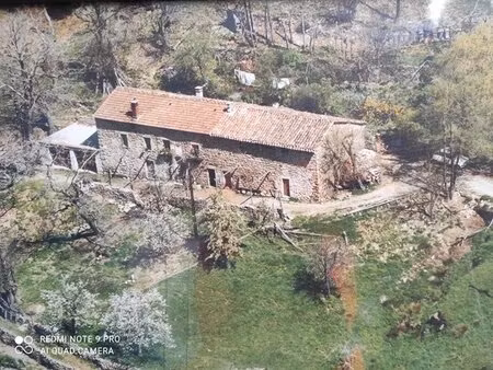 bâtisse en pierres à rénover