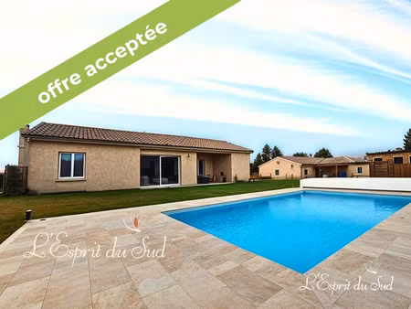 maison de 2004 avec piscine et jardin et quelle vue !