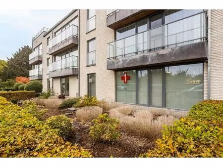 gelijkvloers kantoor/praktijkruimte bij station denderleeuw