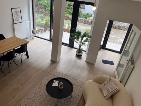 prachtige nieuwe 2 slpk duplex met binnenplaats/terras !