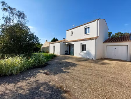 maison 4 pièces avec garage et dépendances