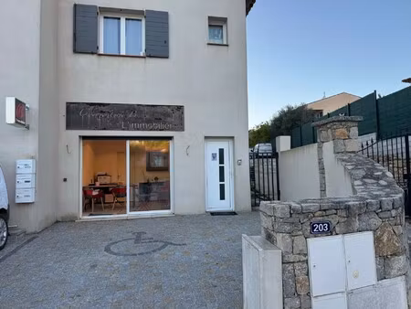 location local professionnel 16m² lorgues 83510