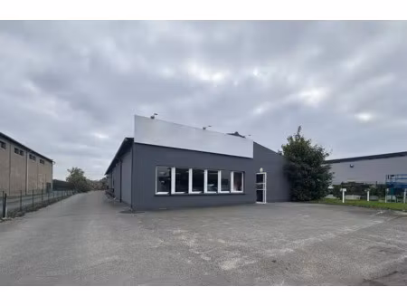 locaux d'activités avec showroom - 517 m2 - zone ingré st-jean de la ruelle !