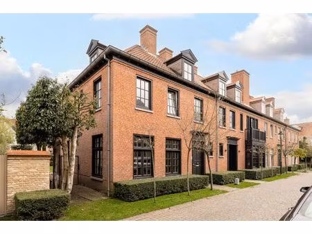 instapklare   gemeubelde woning gelegen in oud-knokke vlakbij de groentenmarkt