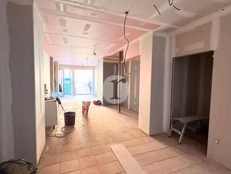 local commercial à louer / centre-ville de loos