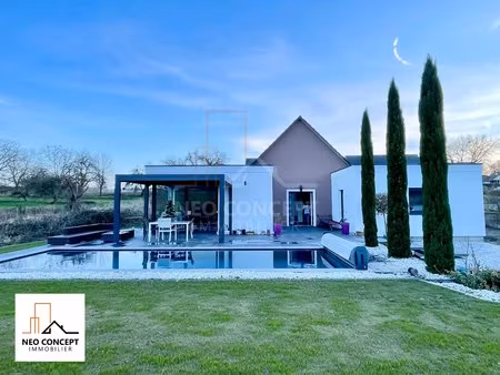 très belle maison de type 4/5 pièces de 149 m² habitables à surbourg.