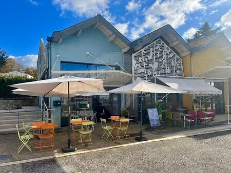 vente local commercial 3 pièces 50m2 les mathes 17570 - 54000 € - surface privée