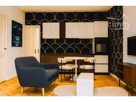 à vendre – t2 environ 30m2 à rénover avec jardin privatif