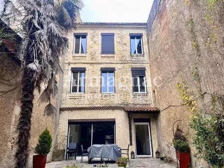 maison de ville avec cour et terrasse