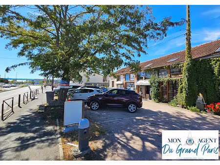 location locaux professionnels 3 pièces 70 m² à saclay (91400)  1 200 €