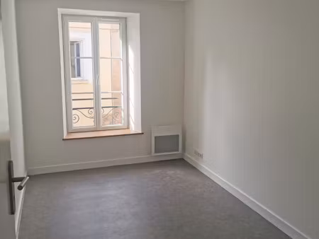 location appartement 3 pièces à doué-en-anjou (49700) : à louer 3 pièces / 87m² doué-en-an