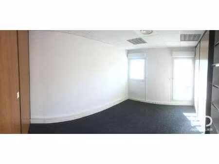 location bureaux et commerces à aix-en-provence (13080) : à louer / 99m² aix-en-provence