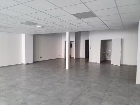 location commerce 172 m² à béthune (62400)
