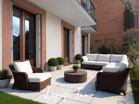 vaste appartement t4 avec 50m2 de terrasse et 2 parkings en