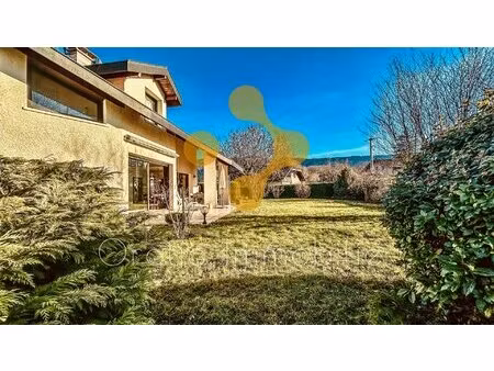 spacieuse villa familiale au calme