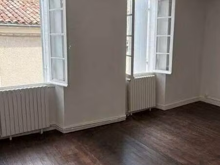 location appartement 2 pièces à bazas (33430) : à louer 2 pièces / 45m² bazas