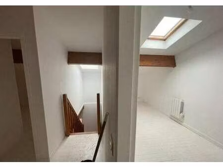 location appartement 3 pièces à blaye (33390) : à louer 3 pièces / 71m² blaye