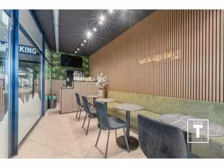 uiterst goed gelegen handelspand!