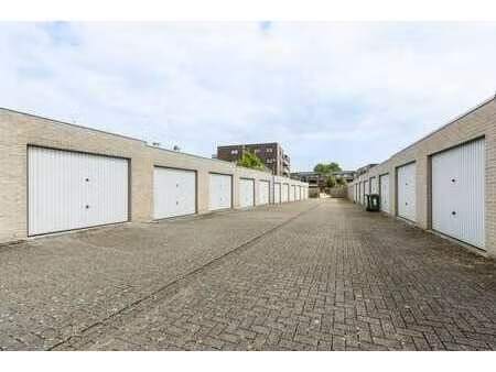 garage à distance de marche du gare denderleeuw