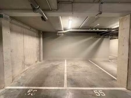 double place de parking souterraine à louer