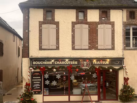 immeuble de rapport idéalement situé au coeur d'aillant-sur-t