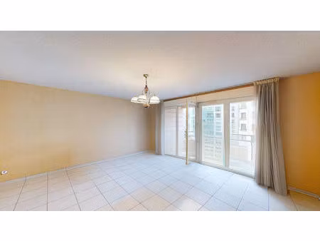 appartement 3 pièces en étage avec balcon à lyon 7 - jean macé