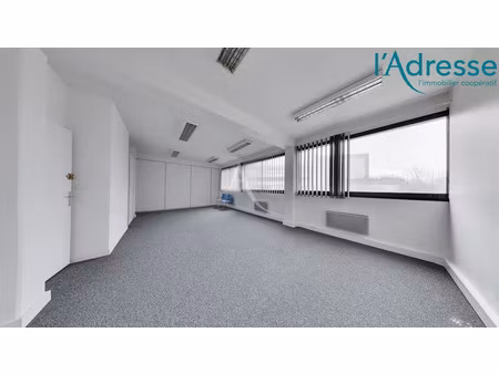 vente locaux professionnels 8 pièces 200.38 m² à noisy-le-grand (93160)  336 000 €