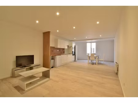 vente immeuble 8 pièces 195 m² à volonne (04290)  394 000 €