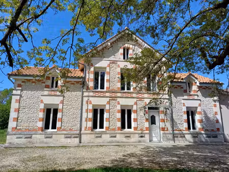 aucun travaux à prévoir. proximité baignes - jonzac